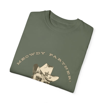 Howdy Partner! Cat Cowboy T-Shirt | Funny Western Graphic Tee